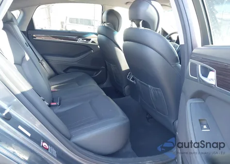 2016 Hyundai Genesis 3.8 z USA, uszkodzony, nr VIN KMHGN4JE3GU129950